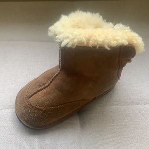 Baby UGG Boots Size Med Style 5206 Brown Winter Warm Insulated Shearling